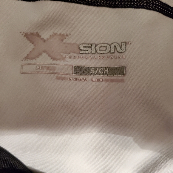 Xersion Performance Wear Fitted Cropped Leggings - Picture 6 of 7